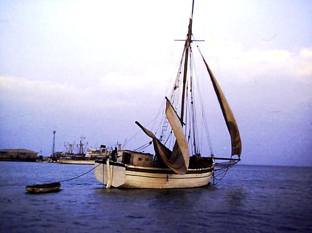 A Boat leaving Banjul